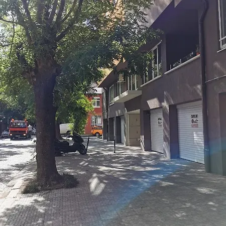 La Hector Aparthotel *
